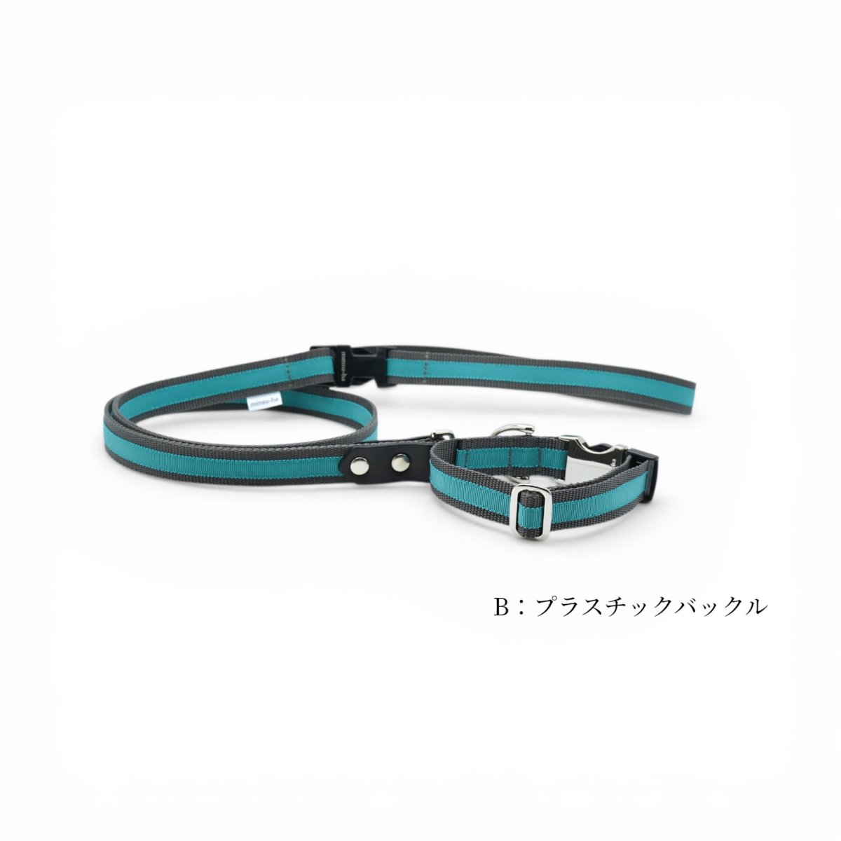 タイプ:Bプラスチック/土台:ブラック/リボン:ターコイズ/金具:ダークグレー