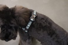 土台:ブラック/リボン:ダルカーキ/金具:ブラック